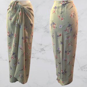 🌸 Elevate Your Wardrobe with the Todd Thompson Green Floral Faux Wrap Skirt! 🌸